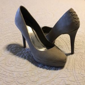 Jennifer Lopez pumps